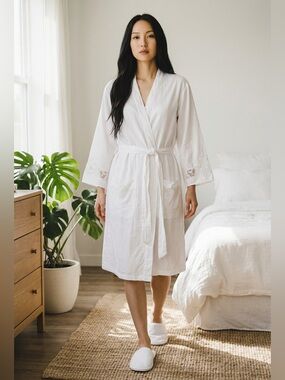 OSCAR DE LA RENTA SAKS FIFTH AVENUE SOFT WHITE GOWN ROBE CHEMISE SET SZ S